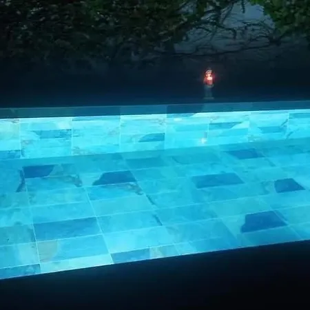Paradis Terrestre Sud De La France, Avec Sa Piscine Bali Privee, Clim, Jardin, Animaux Admis,5 Mn Autoroute Apartment *